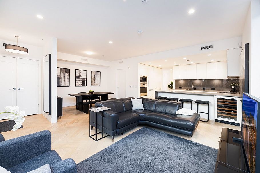 601 W 31st Avenue Vancouver, BC - 3