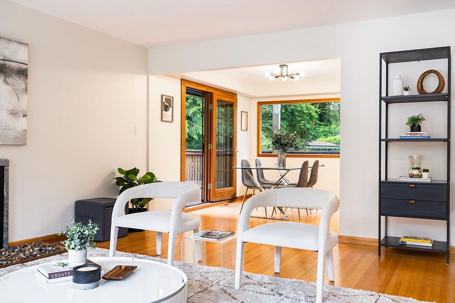 1561 Merlynn Crescent North Vancouver, BC - 12
