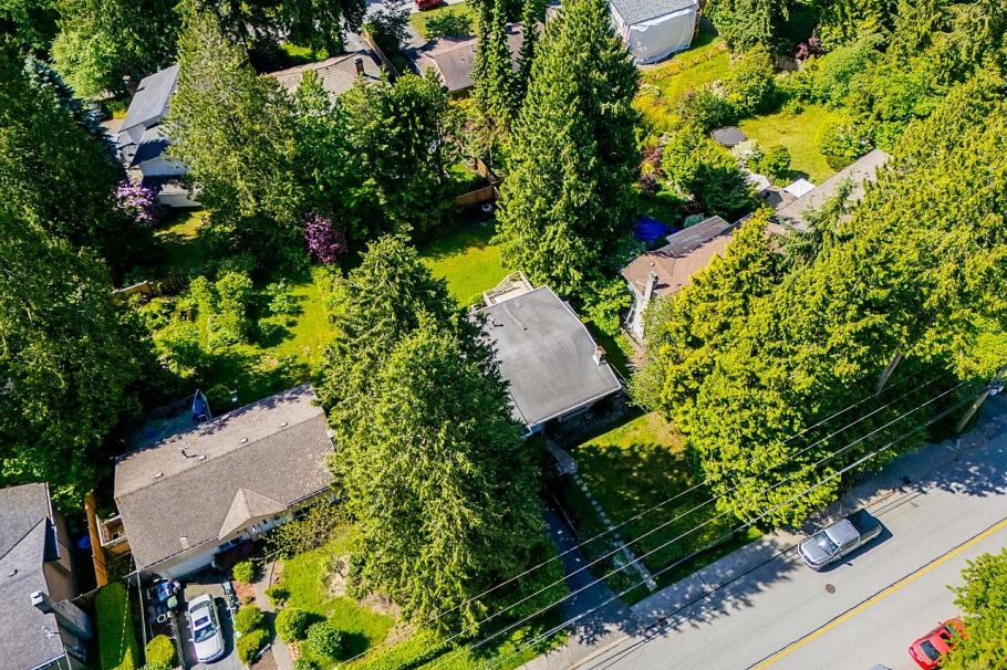1453 Coleman Street North Vancouver, BC - 24