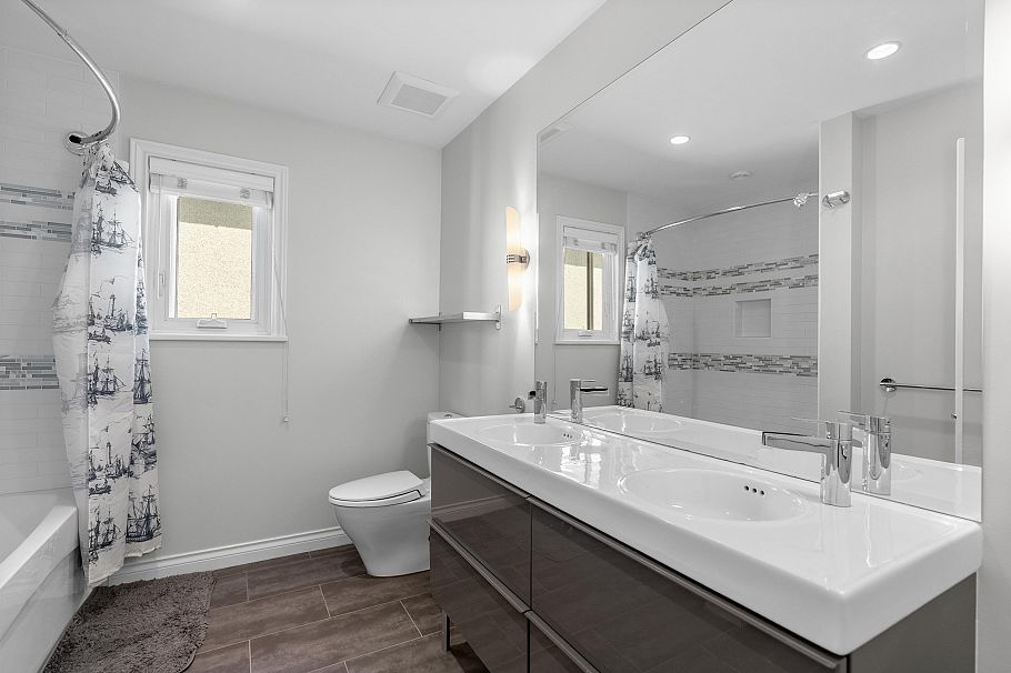3985 W 14th Avenue Vancouver, BC - 17