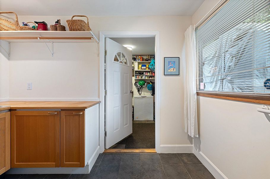 3552 W 49th Avenue Vancouver, BC - 21