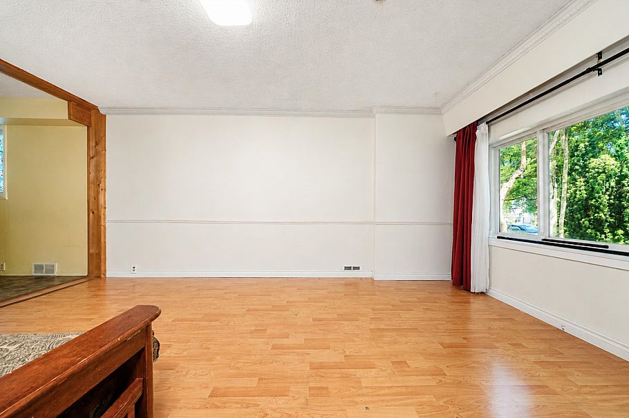 4711 Gothard Street Vancouver, BC - 8
