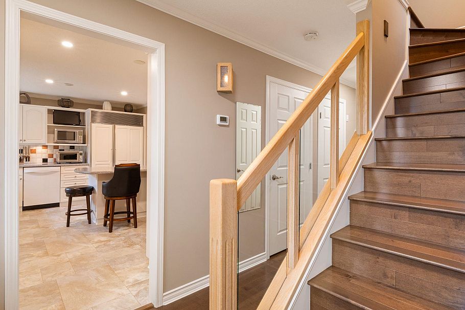 942 Montroyal Boulevard North Vancouver, BC - 13