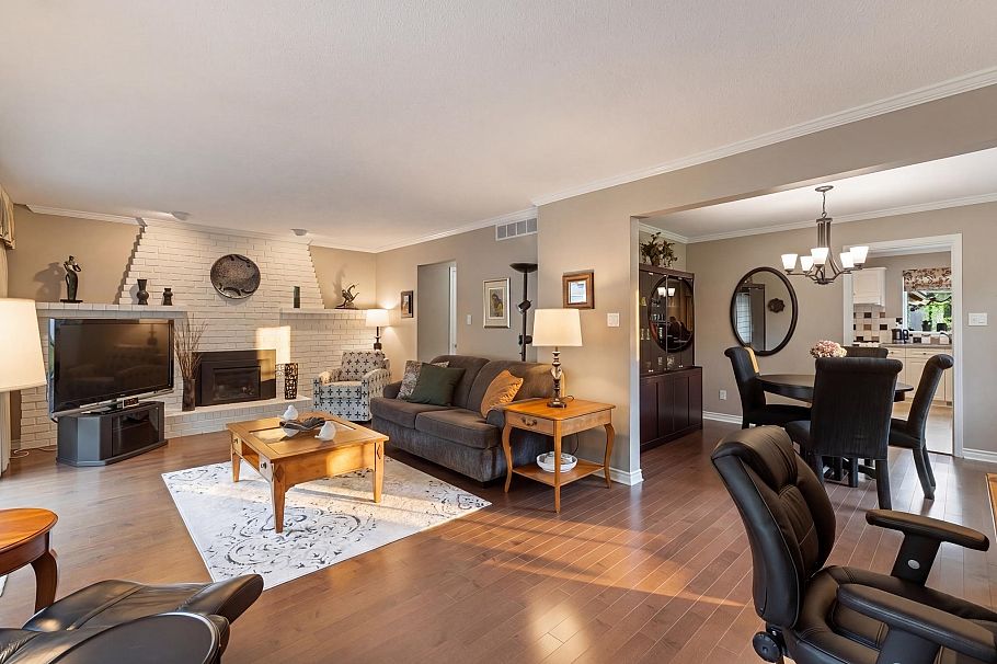 942 Montroyal Boulevard North Vancouver, BC - 4