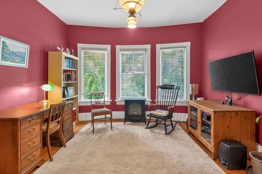 3450 Welwyn Street Vancouver, BC - 4