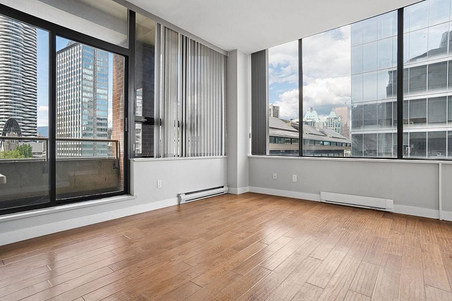 701 1010 Howe Street Vancouver, BC - 2