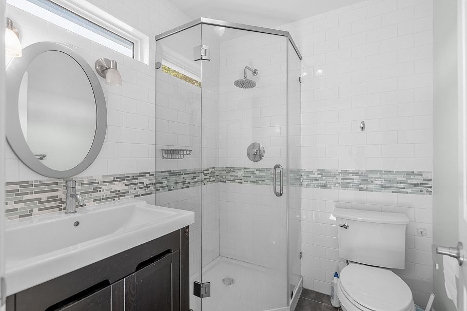 3985 W 14th Avenue Vancouver, BC - 19