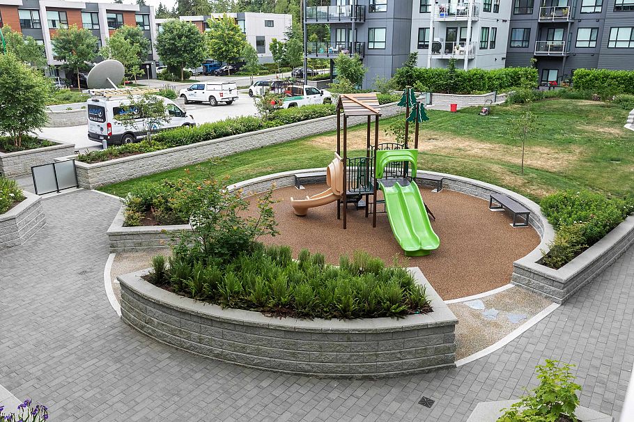203 3596 Malsum Drive North Vancouver, BC - 28