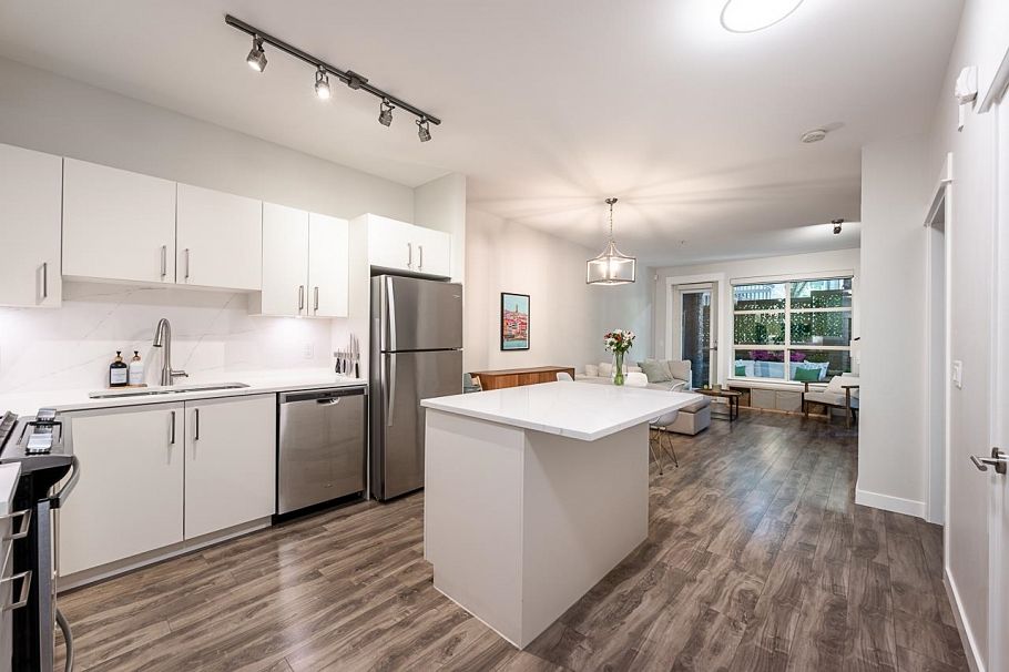 103 1468 St. Andrews Avenue North Vancouver, BC - 5