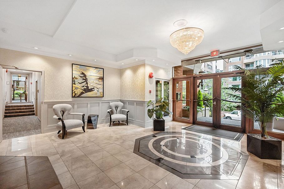 204 1860 Robson Street Vancouver, BC - 4