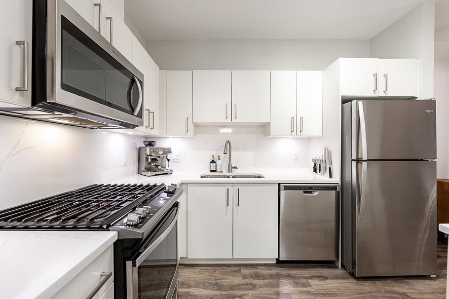 103 1468 St. Andrews Avenue North Vancouver, BC - 4