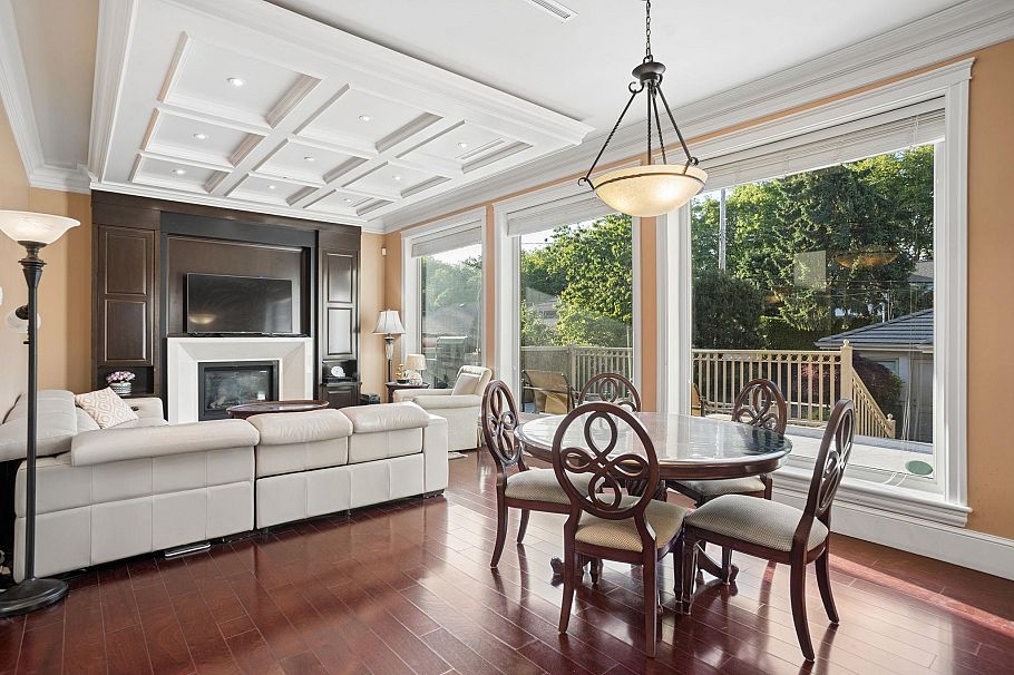 2155 W 37th Avenue Vancouver, BC - 9
