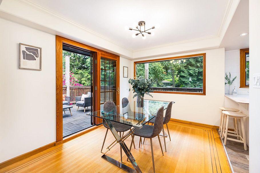 1561 Merlynn Crescent North Vancouver, BC - 17