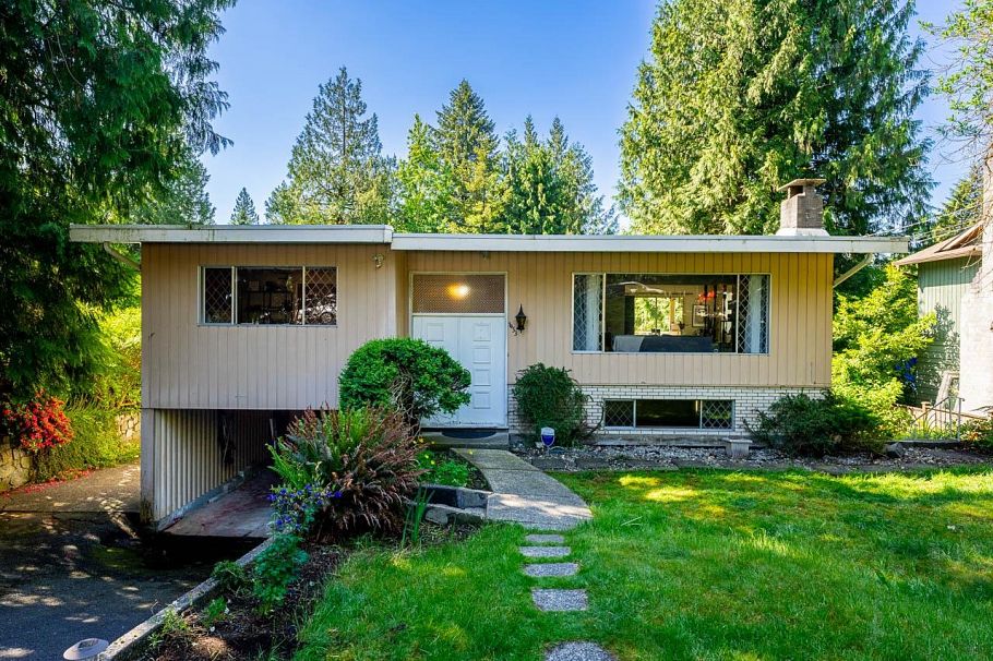 1453 Coleman Street North Vancouver, BC - 35