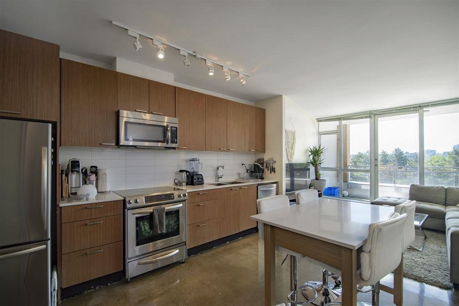 720 221 Union Street Vancouver, BC - 5