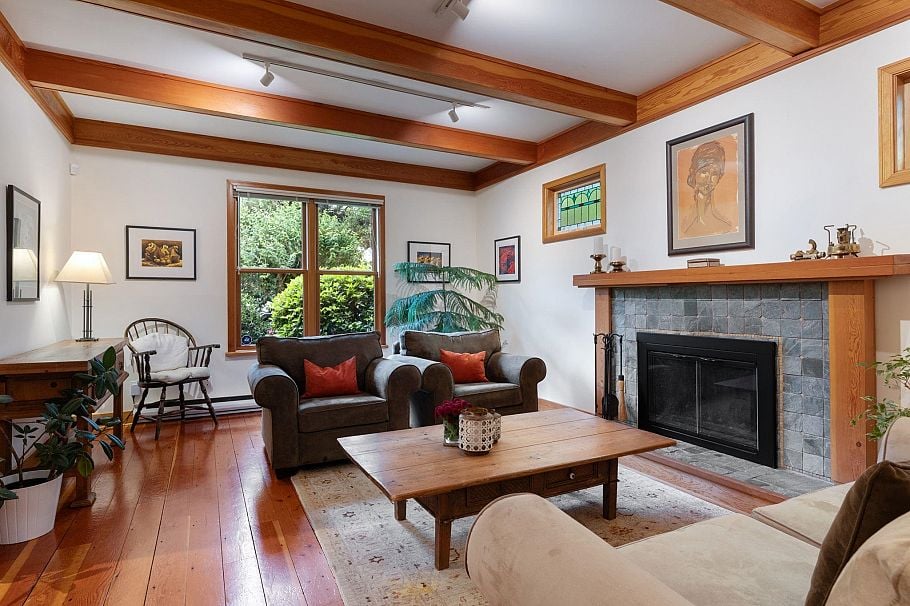 3552 W 49th Avenue Vancouver, BC - 4