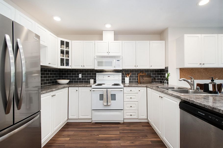 1 270 E Keith Road North Vancouver, BC - 11