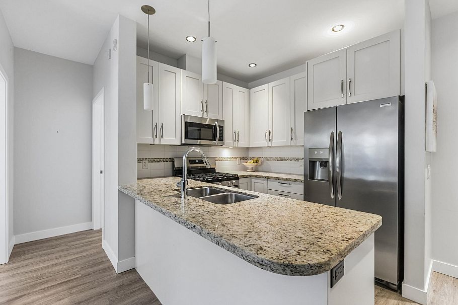 207 116 W 23rd Street North Vancouver, BC - 10
