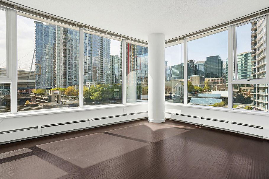 808 689 Abbott Street Vancouver, BC - 4