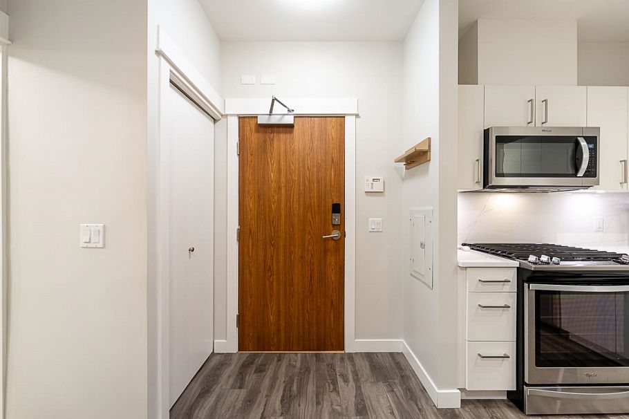 103 1468 St. Andrews Avenue North Vancouver, BC - 3