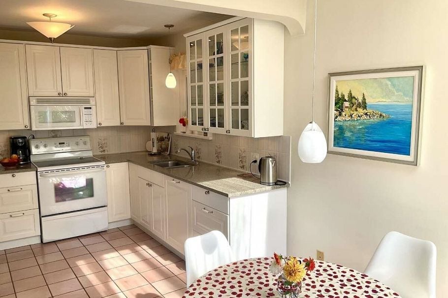 3974 W 18th Avenue Vancouver, BC - 19