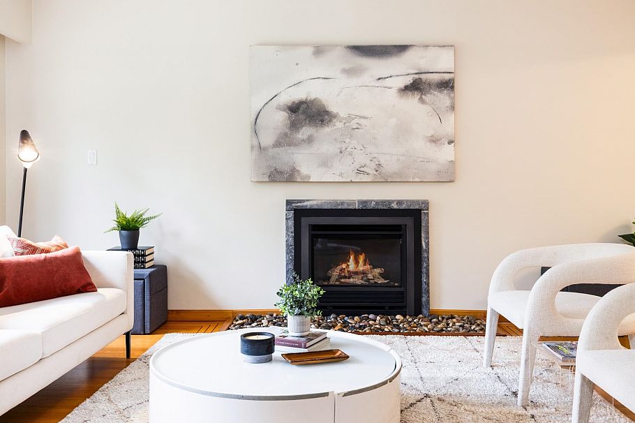 1561 Merlynn Crescent North Vancouver, BC - 8