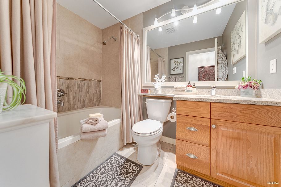 201 985 10th Avenue Vancouver, BC - 9