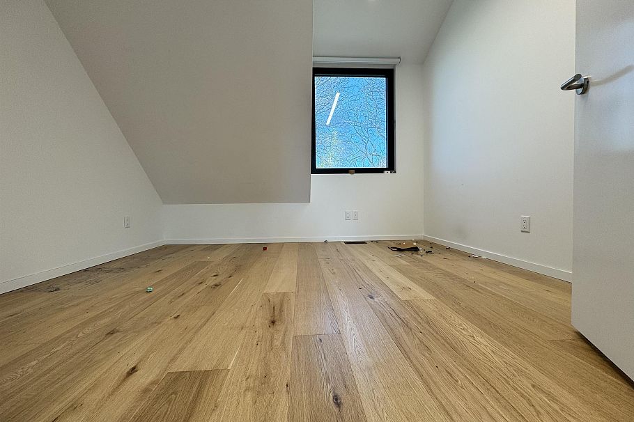 2180 E 13th Avenue Vancouver, BC - 14