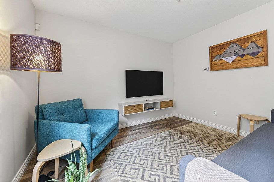 1528 E Pender Street Vancouver, BC - 26
