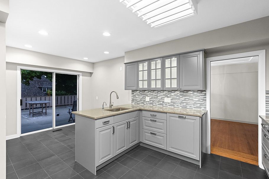 6297 Mackenzie Street Vancouver, BC - 8
