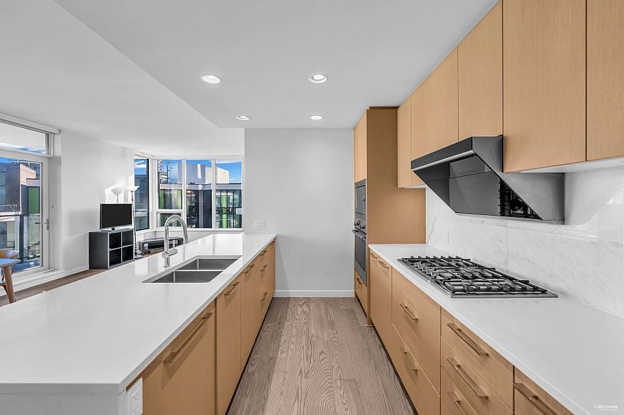606 3533 Ross Drive Vancouver, BC - 8
