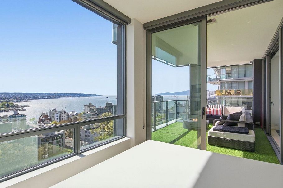 1403 1171 Jervis Street Vancouver, BC - 2