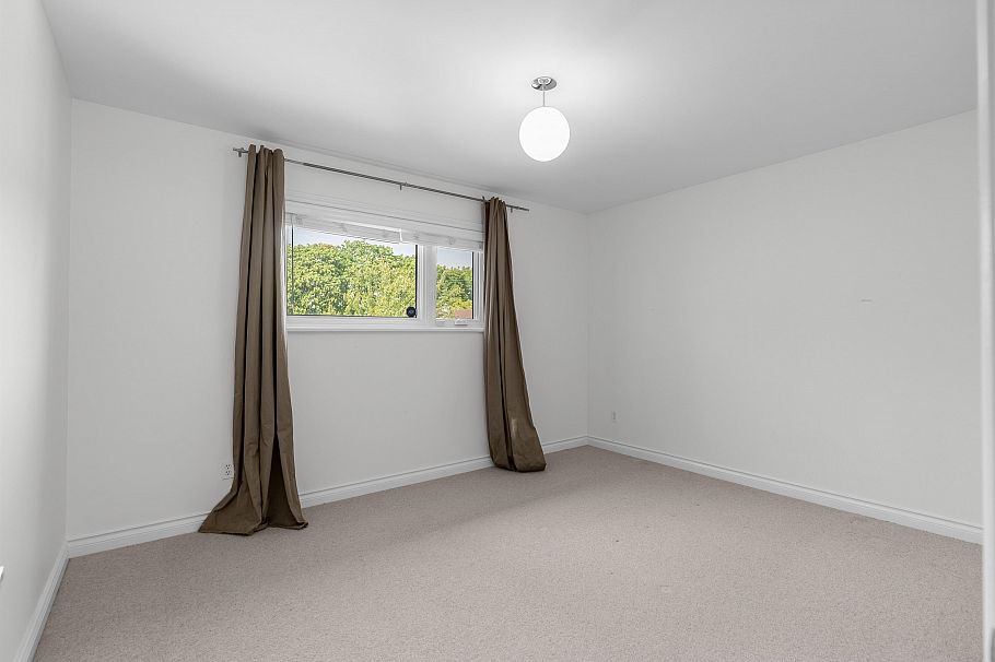 3985 W 14th Avenue Vancouver, BC - 18