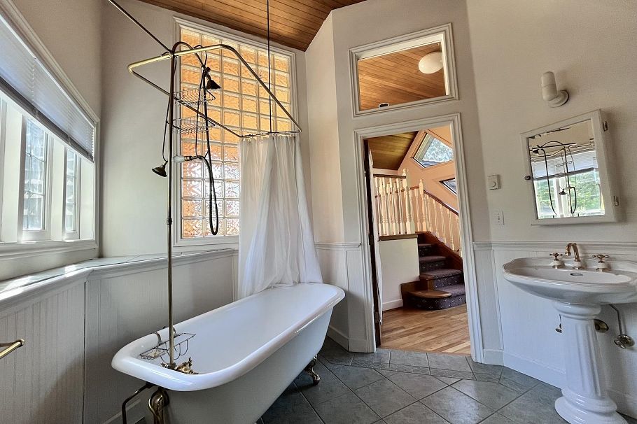 4755 W 4th Avenue Vancouver, BC - 12