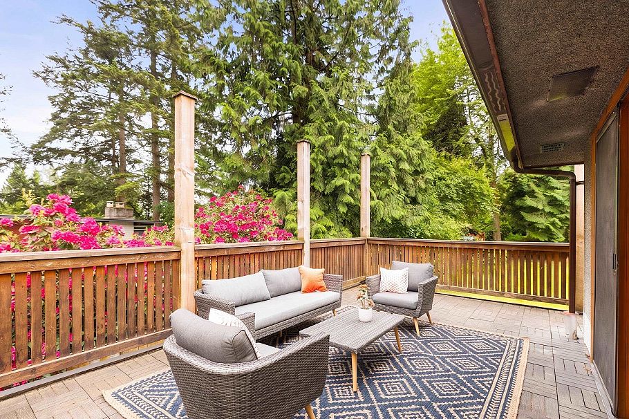1561 Merlynn Crescent North Vancouver, BC - 5
