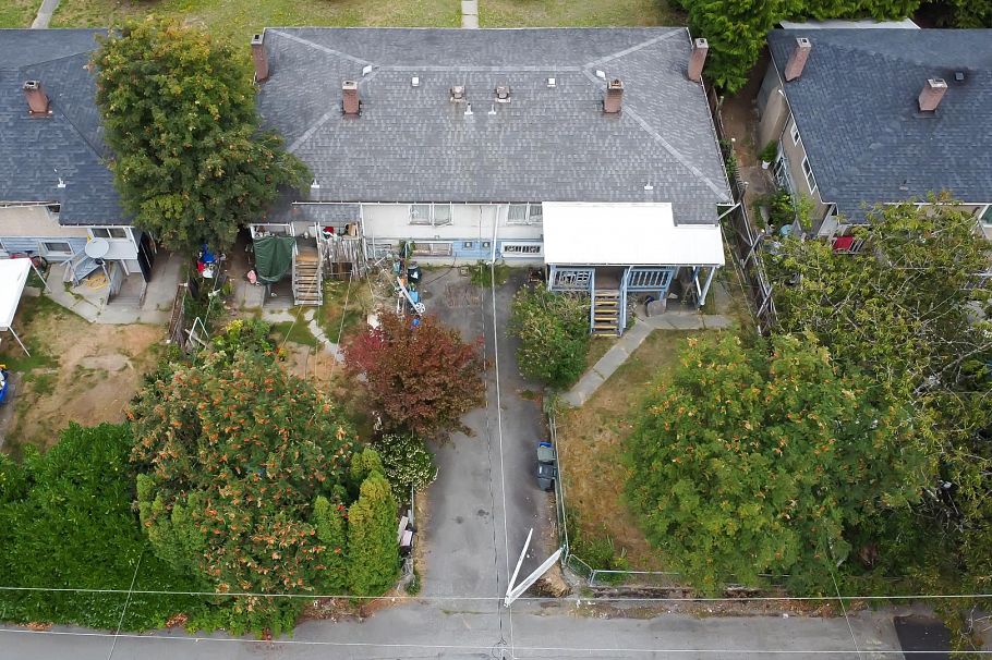2576 S Grandview Highway Vancouver, BC - 4