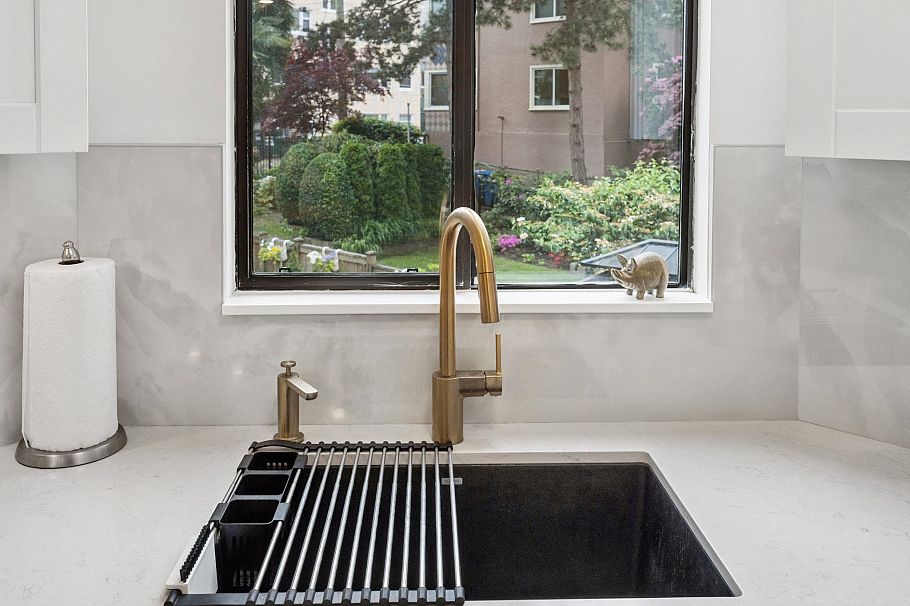 204 1860 Robson Street Vancouver, BC - 13