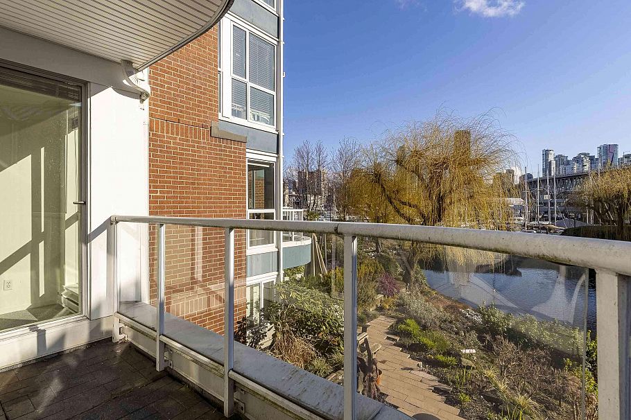 202 1551 Mariner Walk Vancouver, BC - 33