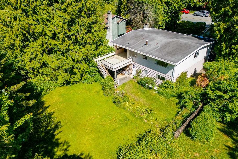 1453 Coleman Street North Vancouver, BC - 30