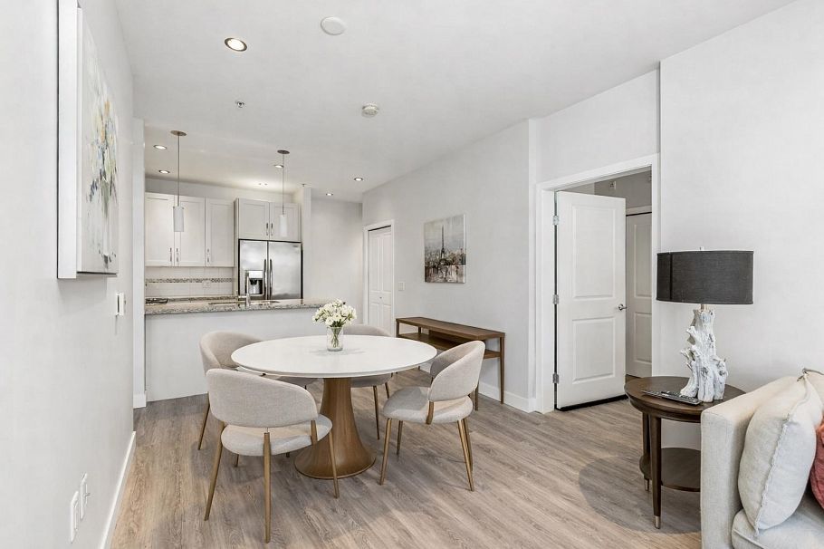 207 116 W 23rd Street North Vancouver, BC - 8