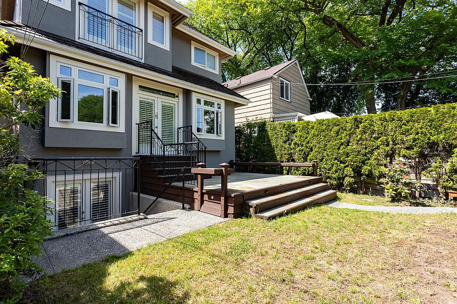 4420 Collingwood Street Vancouver, BC - 30