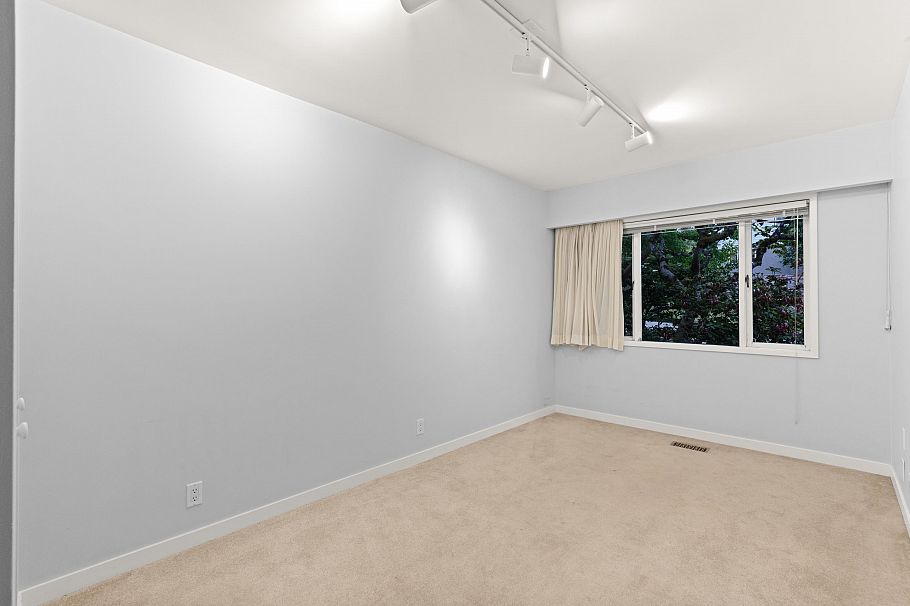 6297 Mackenzie Street Vancouver, BC - 15