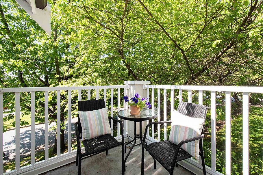 1 270 E Keith Road North Vancouver, BC - 24