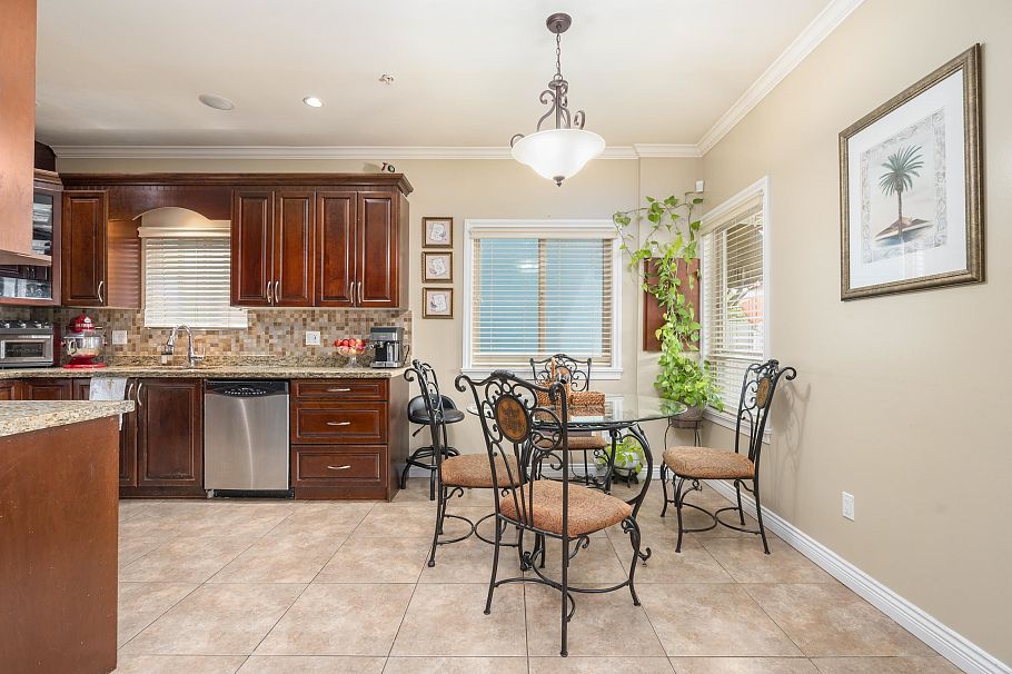 36 E 54 Avenue Vancouver, BC - 12