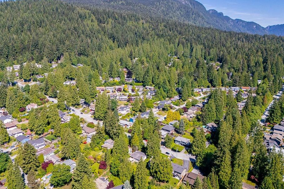 1453 Coleman Street North Vancouver, BC - 33