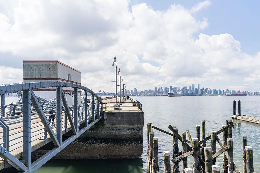 207 116 W 23rd Street North Vancouver, BC - 35