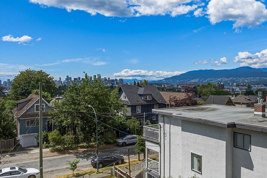 402 1617 Grant Street Vancouver, BC - 8