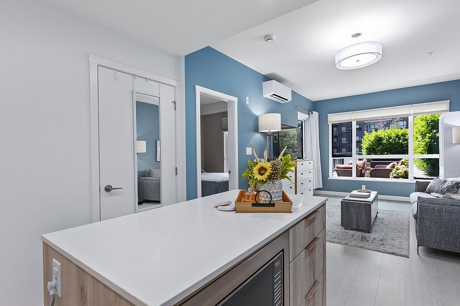 203 3596 Malsum Drive North Vancouver, BC - 4