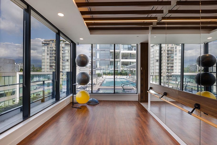 302 135 E 13th Street North Vancouver, BC - 29