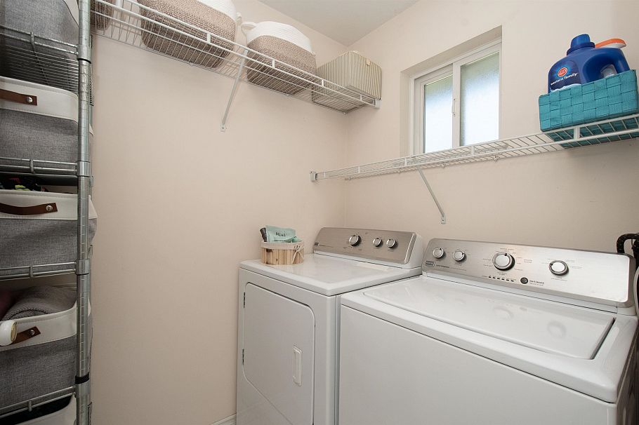 1 270 E Keith Road North Vancouver, BC - 32